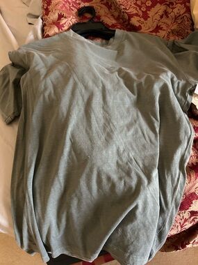 No Boundaries Men's Short Sleeve Crew Tee in Sage Green